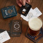 GENTLEMEN'S HARDWARE Hrací karty Beer Trivia, modrá barva, černá barva, kov, plast