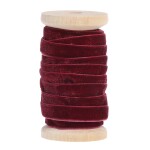 Chic Antique Sametová stuha na dřevěné špulce 5 m – Antique Cherry, červená barva, textil