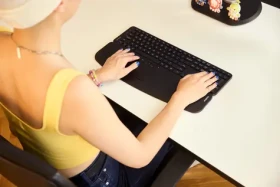 Contour Touch černá / Ergonomický touchpad / Bezdrátový / Bluetooth 5.1 / USB-C (CDTP10500)
