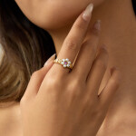 ELENYS Flower Pearl – pozlacený prsten 18K žluté zlato Velikost: 6 (EU: 51-53)