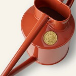 HAWS Konvička na zalévání Fazeley Flow Terracotta Orange – 1 l, červená barva, kov