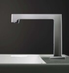 GEBERIT - Brenta Elektronická termostatická umyvadlová baterie, síťové napájení, chrom 116.177.21.1