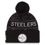 New Era Pánská zimní čepice Pittsburgh Steelers NFL 2026 Salute To Service Cuffed Knit Hat with Pom