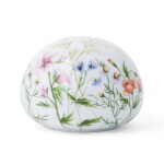 Royal Copenhagen Porcelánová dózička Bonbonniere Wildflowers, bílá barva, porcelán