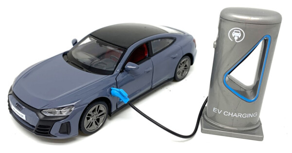 1:36 Audi e-tron GT - Sparkys
