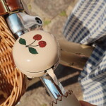 Konges Sløjd Zvonek na kolo / odrážedlo Cherry, béžová barva, textil