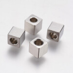 Korálek z nerezové oceli - kostka - 4 x 4 x 4 mm - 1 ks