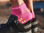 Běžecké kompresní ponožky Compressport Pro Racing Socks v4.0 Run Low - HOT PINK/SUMMER GREEN Velikost: EU 42-44