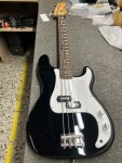 Fender Standard Precision Bass LRL Black (použité)