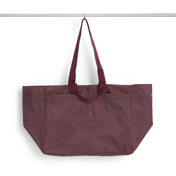 HAY Taška Grid Weekend Bag M Burgundy, červená barva, textil