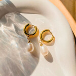 Náušnice s bílou perlou Madeleine Gold - chirurgická ocel, Zlatá Bílá