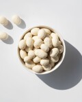 Vilgain Mandle v čokoládě – bílá čokoláda posypaná kokosem 250 g