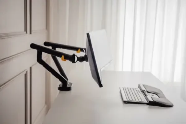 BakkerElkhuizen BE Flexible Dual černá / Dvojité rameno na monitory / VESA 75×75-100×100 mm / 17-35" / nosnost 2×10 kg (BNEBFDB)