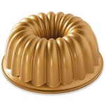 Nordic Ware Hliníková forma na bábovku Elegant Gold, zlatá barva, kov