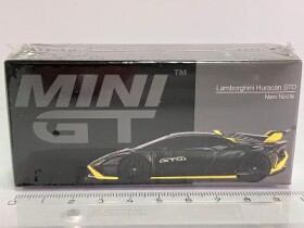 Lamborghini Huracán STO - Nero Noctis - 1/64 MiniGT #638 (E28-x)