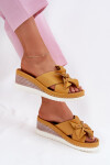 Kožené dámské sandály na klínovém podpatku s ozdobným květem Artiker 52C0504 žluté 40
