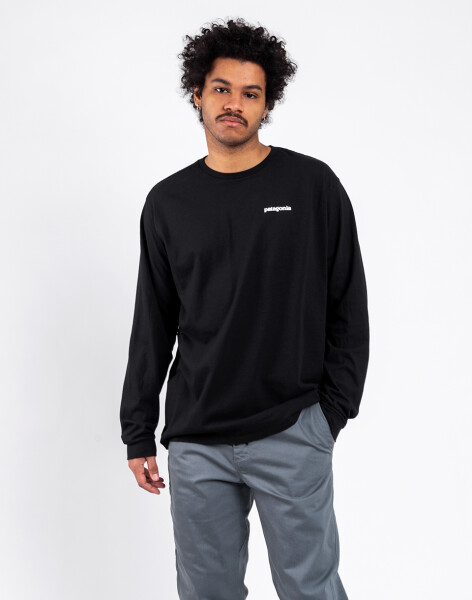 Tričko Patagonia M's L/S P-6 Logo Responsibili-Tee® Black