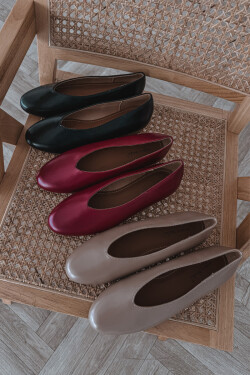 Dámské baleríny z eko kůže na ploché podrážce Černé Olyssia 39