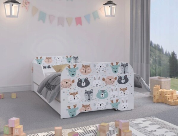 DumDekorace Moderní dětská postel 140 x 70 cm s lesními zvířátky