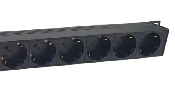 Equip 19" černá / Zásuvkový panel / 1U / 8x Schuko / vypínač / vidlice 90° / 16 A / hliník (333314)
