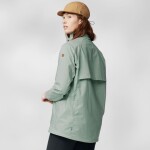 FJÄLLRÄVEN Abisko Hike Anorak W, Misty Green (vzorek) velikost: S