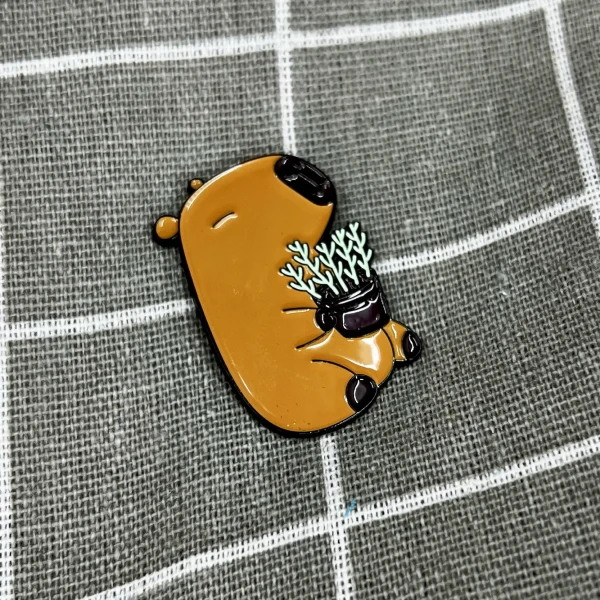 Pinarna.cz Kapybara s kytičkou v květníčku