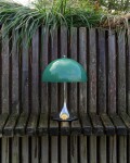 Louis Poulsen Přenosná lampa Panthella 250 V3 Opal Green / Chrome, zelená barva