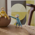 Kay Bojesen Dřevěná opička Monkey Mini Vintage Blue 9,5 cm, modrá barva, dřevo