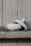 Storefactory Velikonoční dekorace LUNDBY 11 cm, bílá barva, porcelán