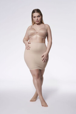 220 POLOVIČNÍCH SLIPŮ BÉŽOVÉ BARVY přírodní S