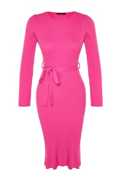 Trendyol růžové midi pletené šaty páskem detail