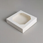 Cake star krabička bílá s okénkem nízka 15x15x3,5cm