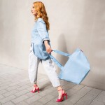 Nákupní taška přes rameno Reisenthel Shopper M Twist powder blue