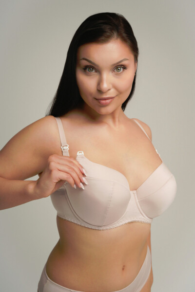 PODPRSENKA AV 2203 ČERNÁ černá 70G