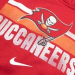 Nike Dětská mikina Tampa Bay Buccaneers NFL Team Stripes Club Hoodie (YOUTH)