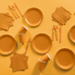 Ubrus papírový oranžový 137 cm x 274 cm Ubrus papírový oranžový 137 cm x 274 cm