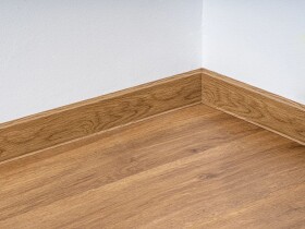 Vnitřní roh k soklové liště CD60 – Golden/Hamilton