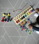 Mamido Montessori dřevěná hra s čísly a magnetickým prutem 77 dílků