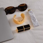 ELENYS Monolith Smooth – pozlacený náramek 18K žluté zlato Délka náramku: Průměr 6 cm / Pro zápěstí 15,5-17,5 cm