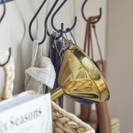 Bloomingville Nerezový kuchyňský trychtýř Finya Gold, zlatá barva, kov