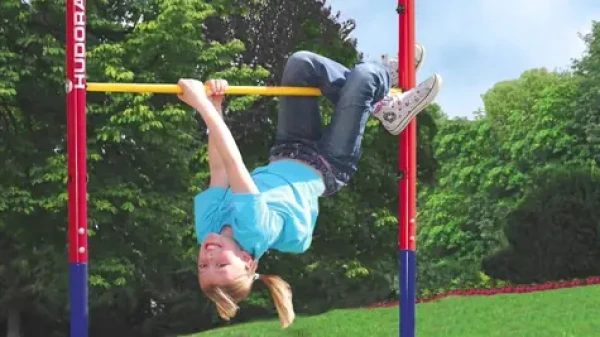 Hudora Zahradní gymnastická hrazda červeno-modrá / Hrazda / nastavitelná výška / nosnost 100 kg / ocel (64002)