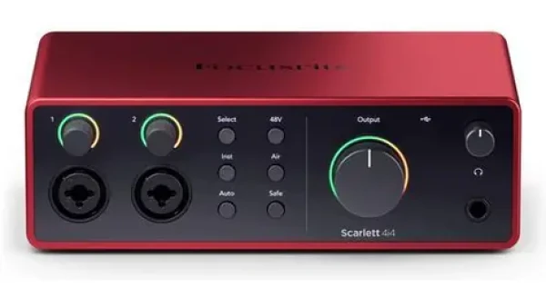 Focusrite Scarlett 4i4 4th Gen / Zvukové rozhraní / USB-C / 4 vstupy / 4 výstupy (Foc000158)