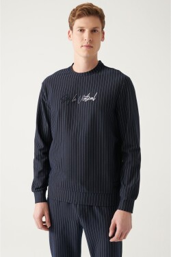 Avva Men's Navy Blue Crew Neck Thread Printed Standard Fit Regular Fit Sweatshirt