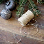Chic Antique Jutový provázek 50 m – Cream / Gold thread, krémová barva