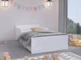 DumDekorace Jednoduchá a univerzální dětská postel bílé barvy 160 x 80 cm