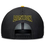 Fanatics Pánská kšiltovka Boston Bruins 2026 NHL Stadium Series Authentic Pro Adjustable Trucker Hat - Gold/Black