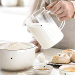 Bastion Collections Skleněný džbánek Black Heart, čirá barva, sklo