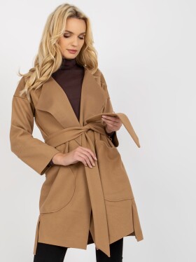 Karamelový kabát a Bella BE-M125.camel