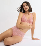 AMOURETTE – Květinová krajková podprsenka s kosticemi (limitovaná edice) Triumph CHERRY ROSE 90H