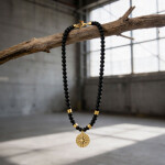 Pánský korálkový náhrdelník Diego Gold - lávový kámen, větrná růžice, Zlatá 55 cm